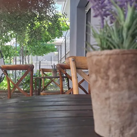 Astir * Néa Péramos